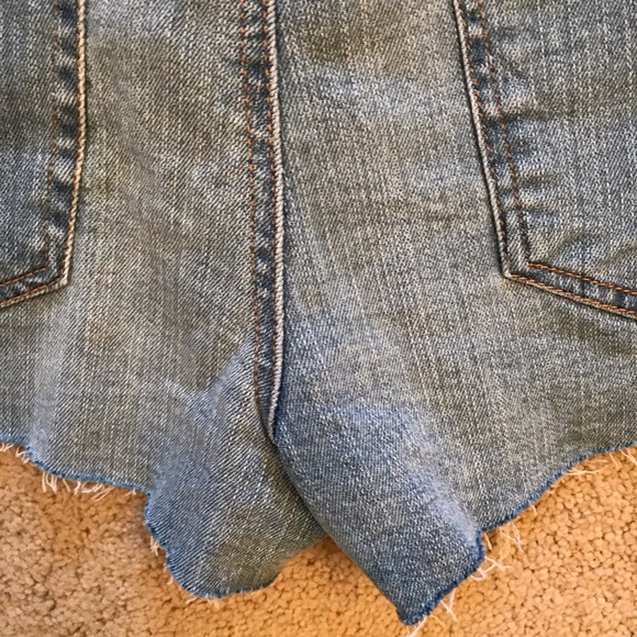 Almost Famous Distressed Denim Shorts Womens Size 7 High Rise Cut Offs - Picture 15 of 16